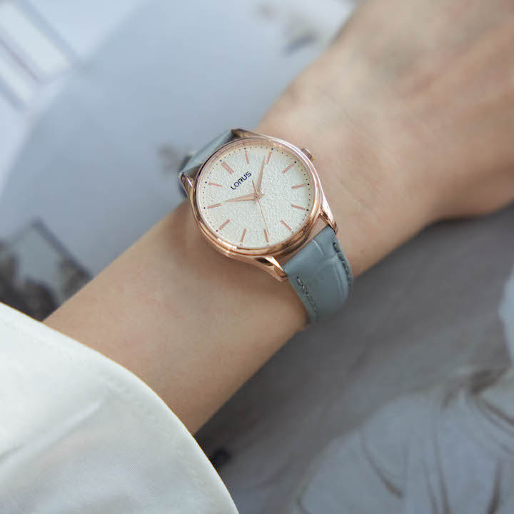 Arne Jacobsen Roman Armbanduhr ø40, Rosé/Rosé Mesh